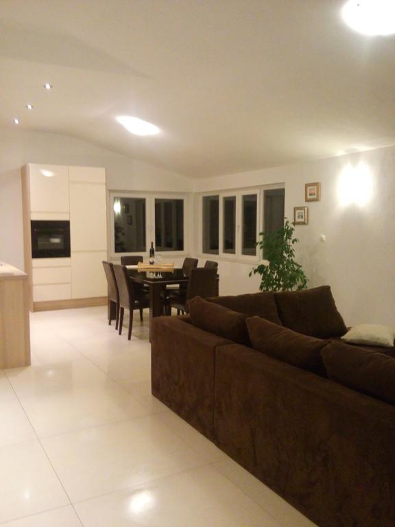 Adriatic Rose Apartment Turanj Exterior photo